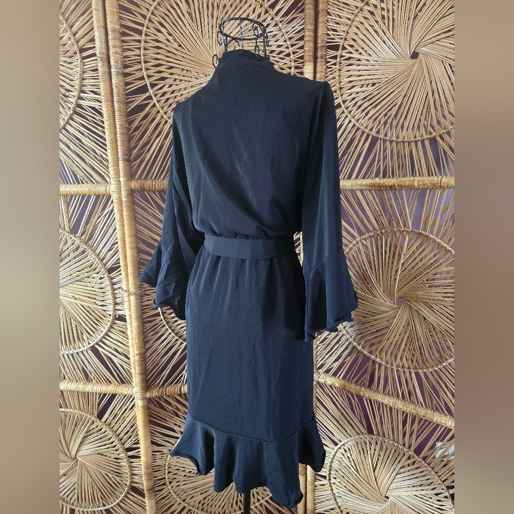 🧖‍♀️Satin Ruffle Robe - Picture 2 of 5